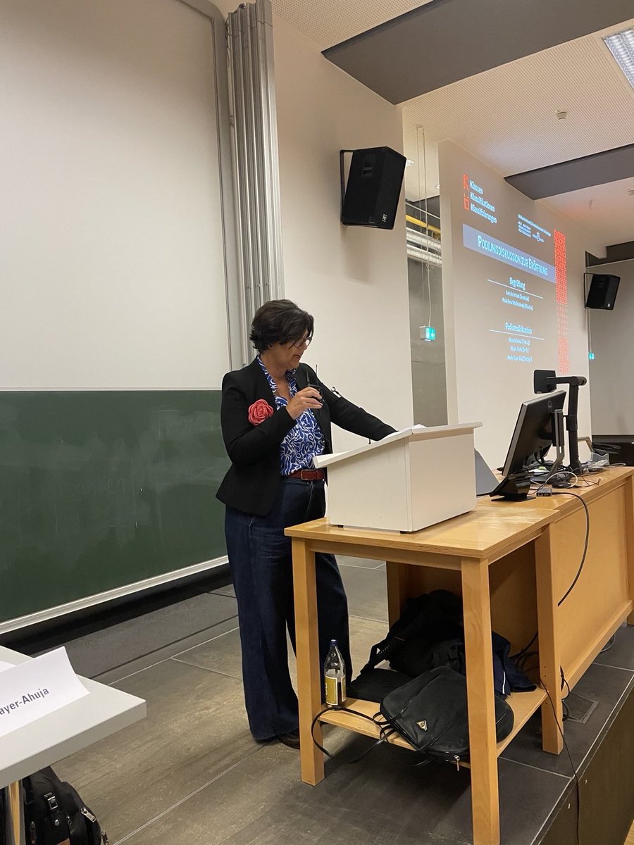 DGS (@dgsoziologie) on Twitter photo Paula-Irene Villa Braslavsky <a href="/DieVilla4/">Die_Villa_Braslavsky</a> & Lars Gertenbach haben gestern die Sektionenkonferenz „Klassen - Klassifikationen - Klassifizierungen“ an der <a href="/UniOsnabrueck/">Uni Osnabrück</a> eröffnet. Im Anschluss folgte eine Podiumsdiskussion mit Manuela Boatcă, Mirjam Fischer und Nicole Mayer-Ahuja. Paula-Irene Villa Braslavsky <a href="/DieVilla4/">Die_Villa_Braslavsky</a> & Lars Gertenbach haben gestern die Sektionenkonferenz „Klassen - Klassifikationen - Klassifizierungen“ an der <a href="/UniOsnabrueck/">Uni Osnabrück</a> eröffnet. Im Anschluss folgte eine Podiumsdiskussion mit Manuela Boatcă, Mirjam Fischer und Nicole Mayer-Ahuja.