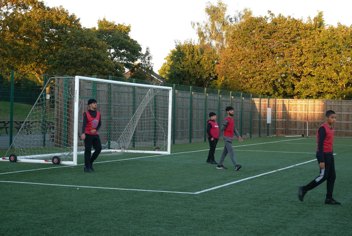 Living_Sport's tweet image. Celebrating #InclusionWeek with new initiatives at Jack Hunt School making sport most accessible for everyone!⚽🏸 

-Mosque Football League 
-Women-Only Badminton Sessions 

If you're interested further in these initiatives please email: david.welch@livingsport.co.uk🌍💪