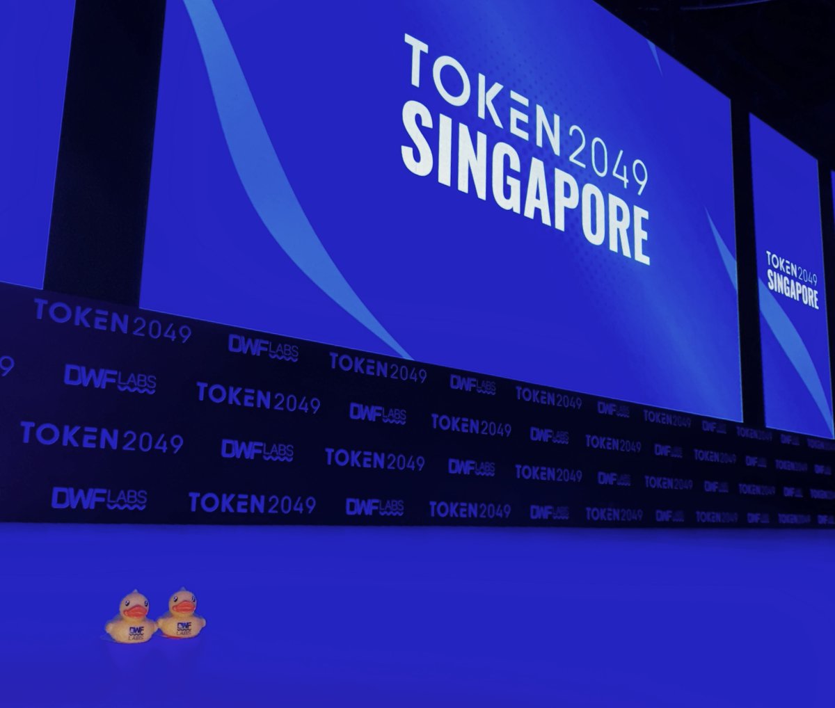 DWFLabs's tweet photo. Did you spot our 🐤 during TOKEN2049 week?

Check out what we got up to during last week — from DWF Labs Haus to the DWF Labs Stage and Booth, we had our 🐤 with us every step of the way 💥

#DWFLabsxTOKEN2049 https://t.co/BtEBMvrVQW