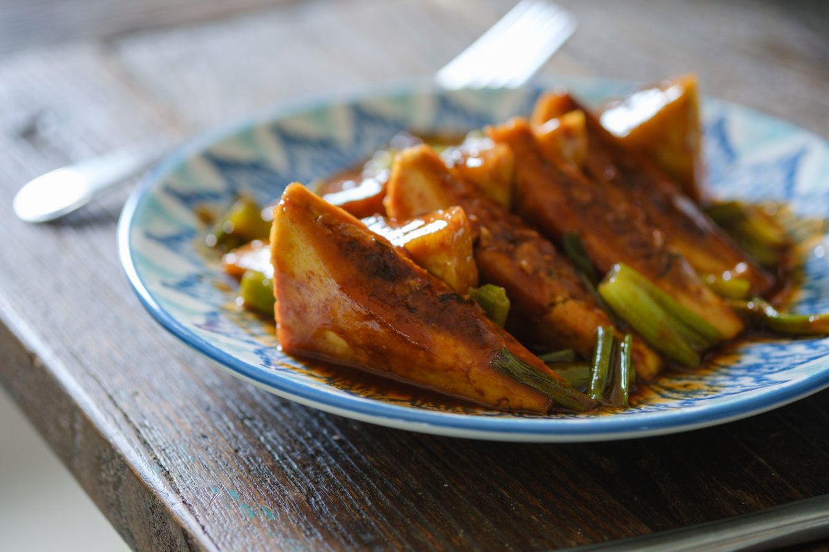 zestyandspicy's tweet photo. Pork-stuffed tofu triangles with a maple/red curry sauce πβ¨ π https://t.co/w5rnDQvrWw
#Recipe #Patreon #WeeklyRecipe #Tofu #Pork #RedCurry #MapleSyrup #StuffedTofu #FoodieFanClub https://t.co/9zThqvjSzr