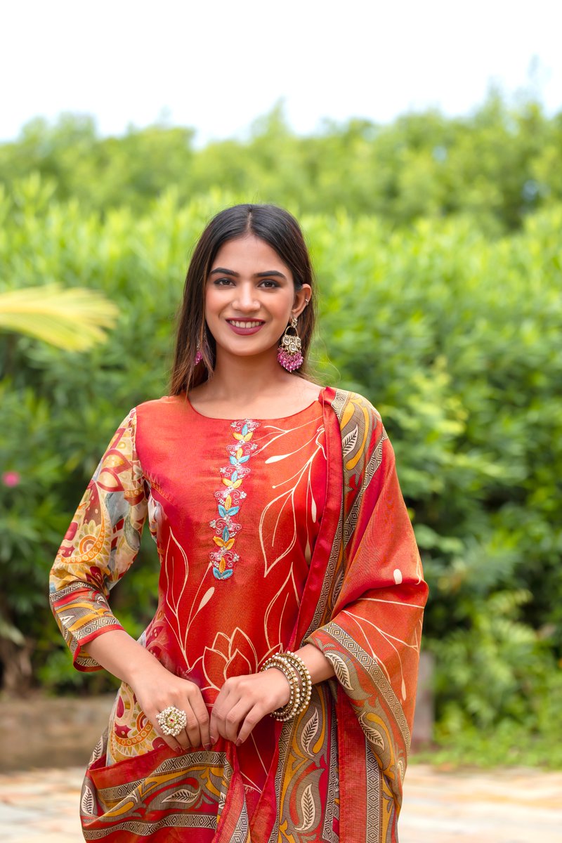 madhav_fashion's tweet image. D.N. 1243 - Readymade 3-Piece Kurti Set 💃
#KurtiSet #HandEmbroidery #WholesaleFashion #MadhavFashion #MoraCouture #ReadymadeKurti #FashionForAllSeasons #FestivalWear #3PieceKurti #EthnicFashion #PawanKalyan #AishwaryaRaiBachchan #AliaBhatt #DevaraStorm