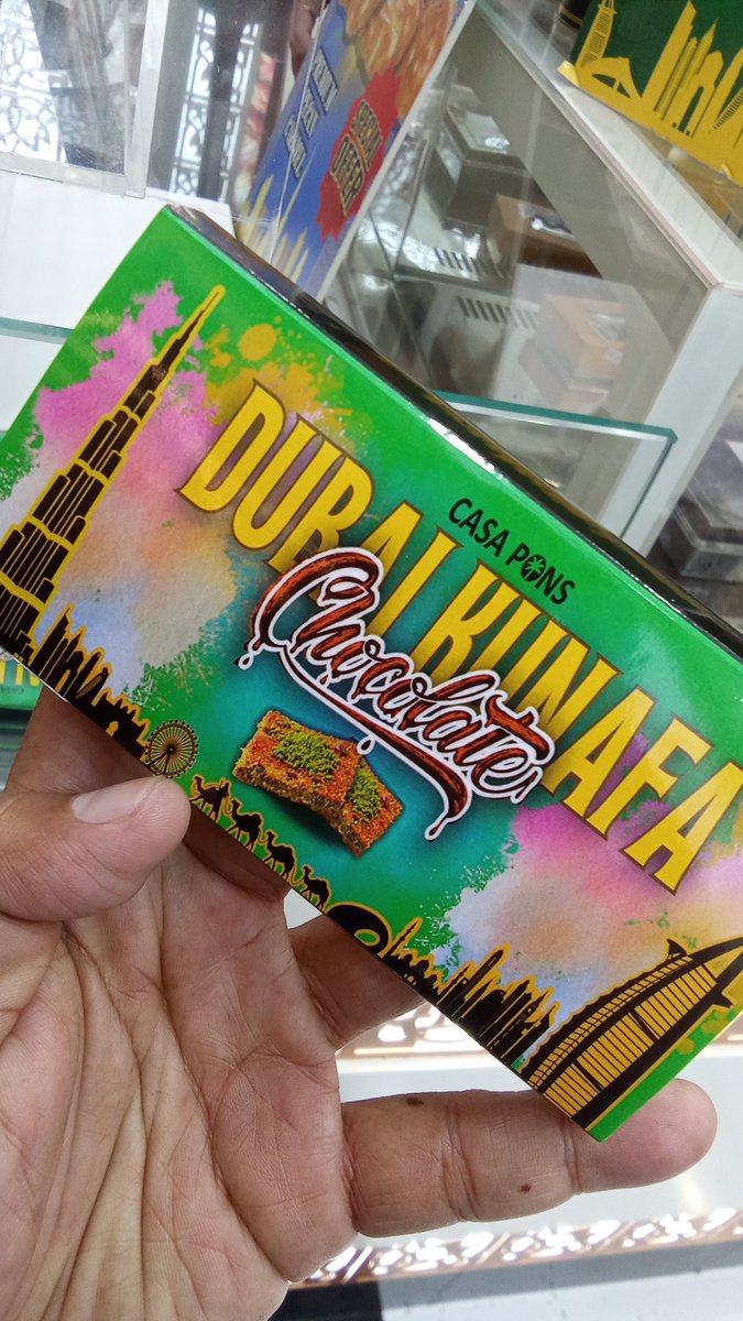 imranSa11984161's tweet image. VIRAL : KUNAFA CHOCOLATE : So this is the new trending viral KUNAFA Chocolate that's everyone is crazy about. Found this version and it's good but the price is higher that the original. It's at 90Aed! #KunafaChocolate #ViralChocolate #DubaiMall #Dubai🇦🇪