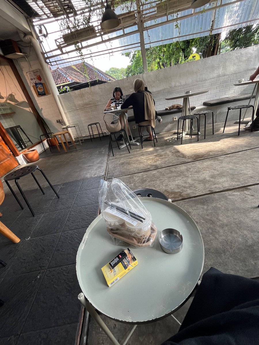 Es kopi susu keju dulu lah 🤏🏽