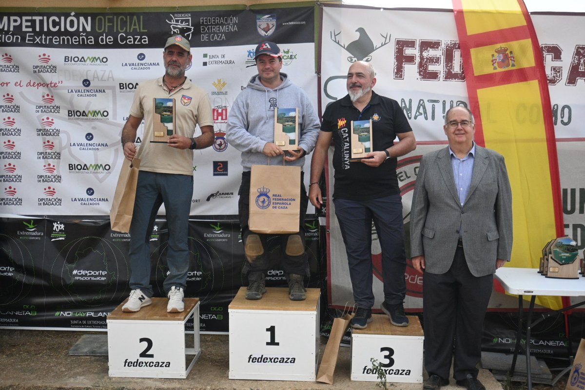 🔝 José Redondo en PCP y Emilio Palomares en Pistón son los campeones de 🇪🇸 de Field Target en 2024.

🙋‍♀️ En damas, Teresa Pereira ha vuelto a ser la más destacada en una prueba disputada en Zafra (Badajoz) este pasado fin de semana.

ℹ️ Más información: bit.ly/ResCEFt24