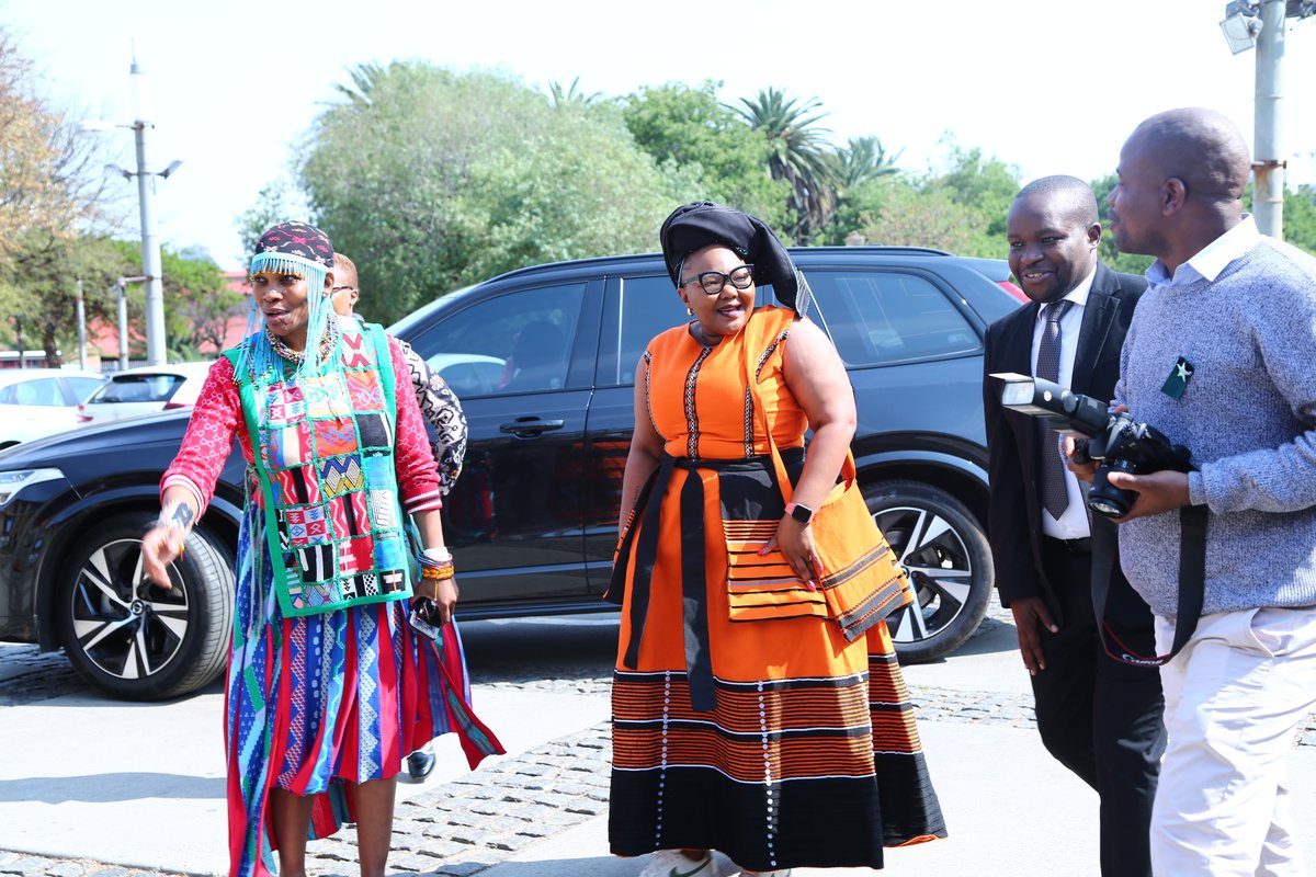 SciBono's tweet photo. The fun is underway at the Heritage Day celebration at @SciBono with @DBE_SA, @EducationGP1, @nalibaliSA, @FundzaLitTrust, @TaqaAfrica and @ZenexF.
#LanguageOurHeritage #HeritageDay2024 https://t.co/bsRyjeqmxj