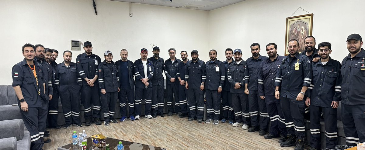 LaborNational24's tweet photo. جانب من زيارة أخوانكم مرشحين  #القائمة_الوطنية_العمالية لبعض الأقسام في مصفاة ميناء الأحمدي ، المختبر و قسم الإطفاء والمنطقة الثامنة ، شكراً على حفاوة الاستقبال والطرح العمالي الراقي جميع المطالب والمقترحات ستؤخذ بعين الإعتبار بإذن الله ..

#القطاع_النفطي https://t.co/aQqejLW5Is