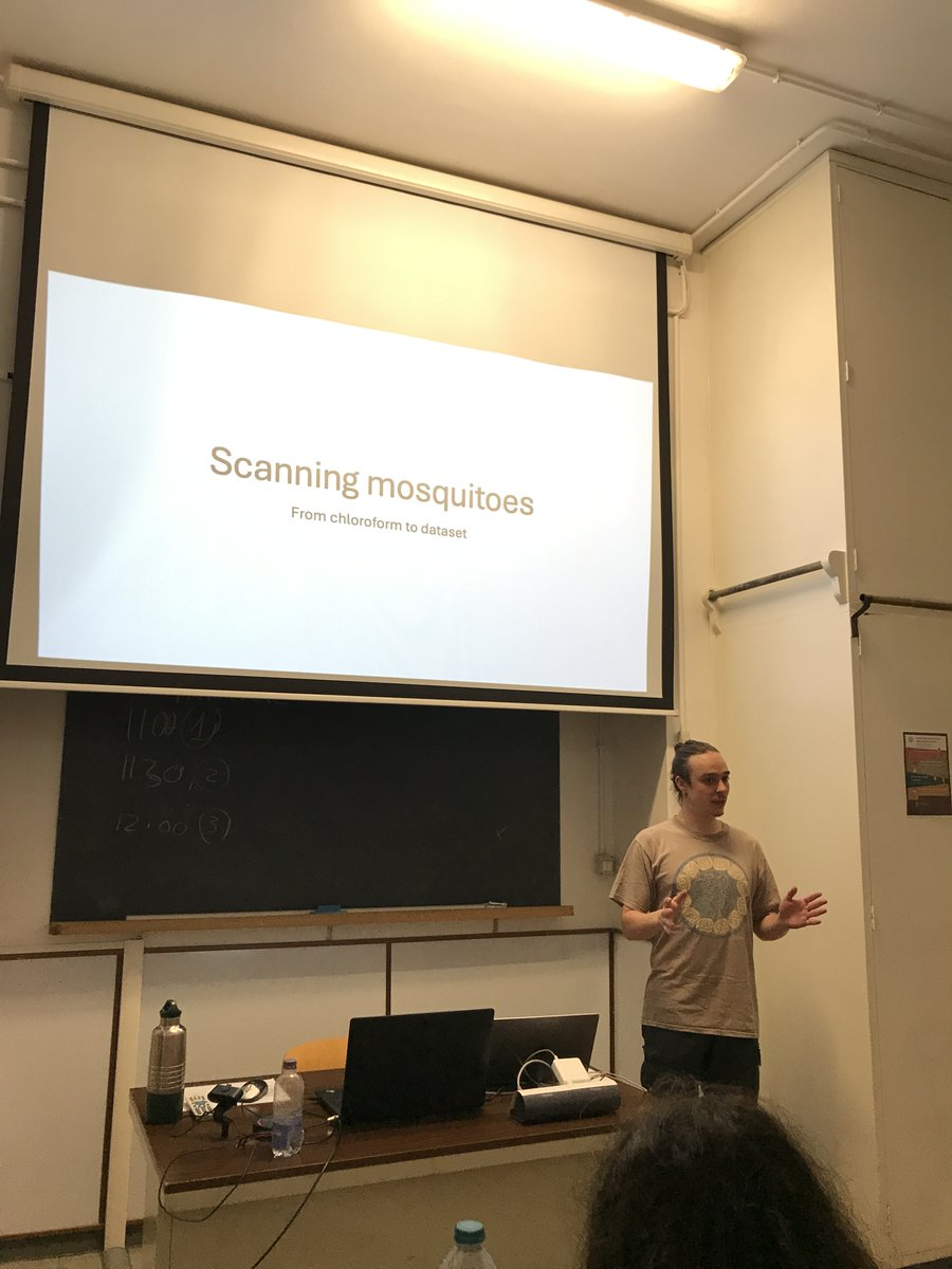 VectorsGlasgow's tweet photo. And now @ic_uribarri on the first practical session on how to scan #mosquitoes using #infraredspectroscopy to measure key entomological traits https://t.co/I3rpWkndte