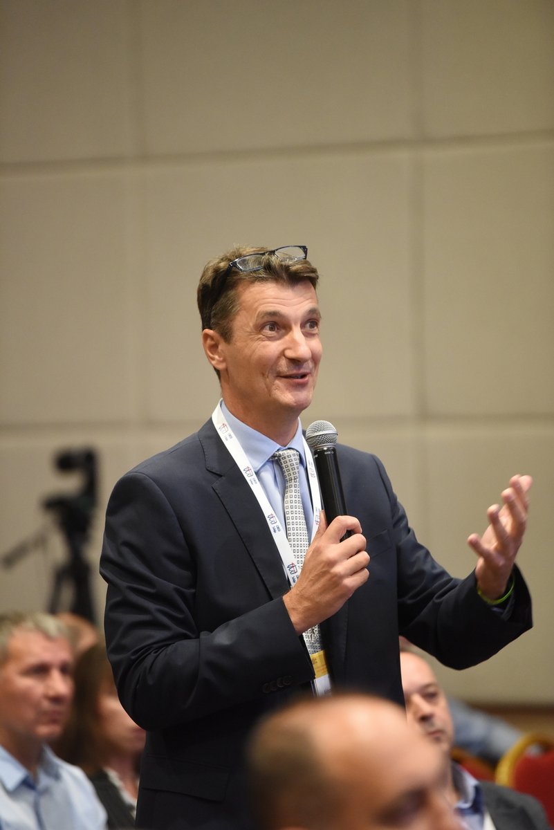 RESbgd's tweet photo. O tome je kroz osvrt na postojeće pionirske projekte RES fondacije govorio naš programski direktor @finipametan na 14. Savetovanju o elektrodistributivnim mrežama Srbije – CIRED.

Više na:
https://t.co/k5SkOfeCDR

#suncokreniSe #osunčajmoSrbiju

Foto: CIRED Srbija https://t.co/BYGdGDRUz3