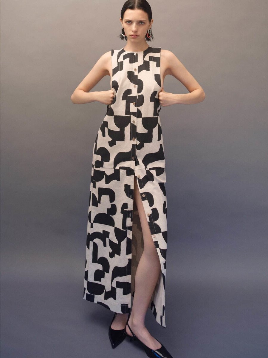 kendam_com's tweet photo. Rumche Spring Summer 2025 collection lookbook https://t.co/cUed3dLRp2
#Rumche #SS25 #Lookbooks #FashionWeek #Kendam https://t.co/RHufDJJXMh