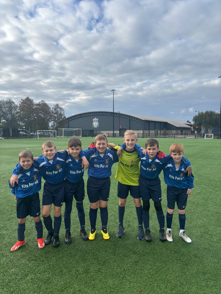 MoorfieldSports's tweet photo. Morning of football for our Year 5/6 football team⚽️ https://t.co/0eDr6yHKyi