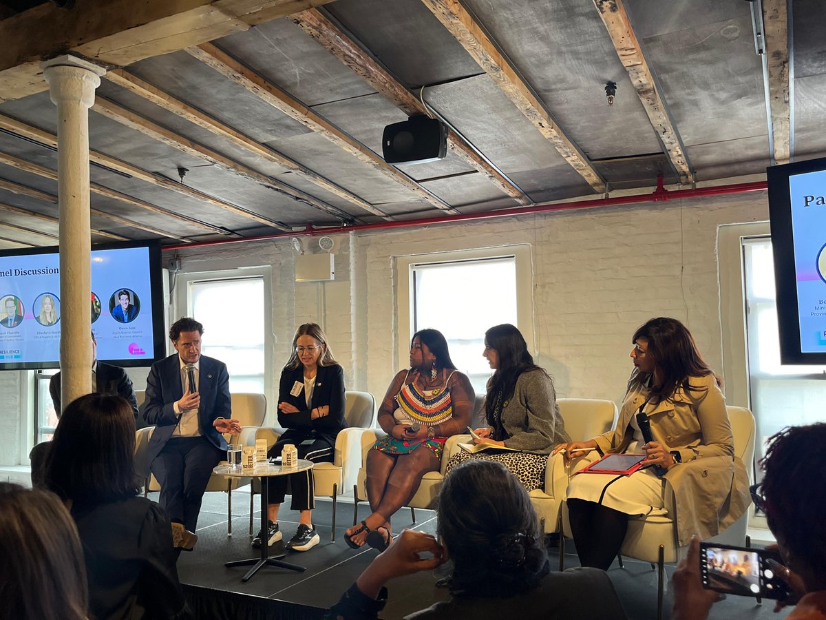 Regions4SD's tweet photo. 🌍🌱 Yesterday at #ClimateWeekNYC, Mr @CharetteB , @GouvQc Minister of Environment, shared how the province is building #resilience:

🔍 Assessing threats
📋 Creating climate plans
📊 Monitoring progress
🤝 Capacity building 

#SummitOfTheFuture #Regions4Future #Regions4 https://t.co/oMbzEDXBNl