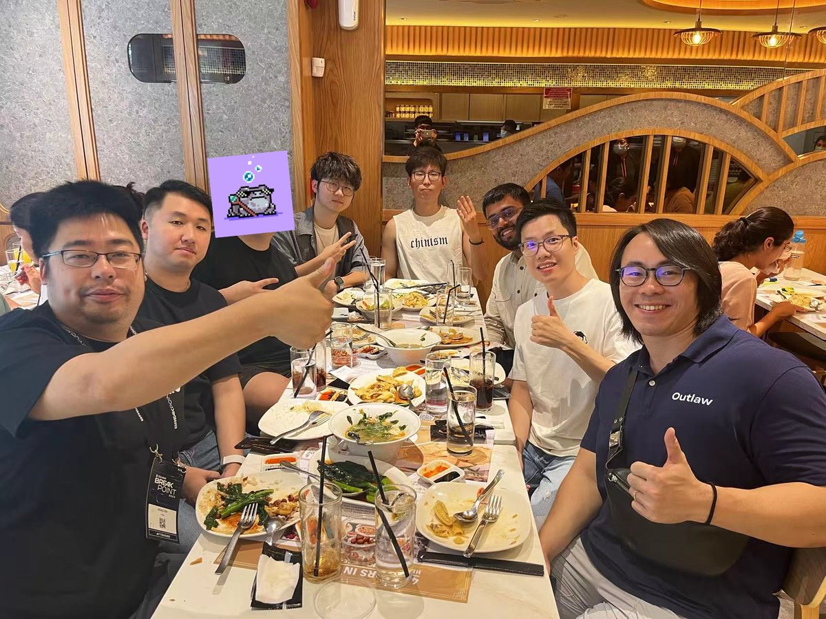 Before heading out from #Token2049, we had a chill founders’ lunch with our frens 🙌

Shoutout to Vincent from @HelloGameland, <a href="/atharvaisback/">atharva</a>, @Eureka_Lyu_eth, <a href="/Sarahlala_BTC/">Sarah</a>, <a href="/0x31David/">DW</a>, <a href="/0xketh/">kelly</a>, <a href="/imanishbarnwal/">Manish Kumar Barnwal</a> for the good vibes!

Oh, the chicken rice? Simply the best 😋