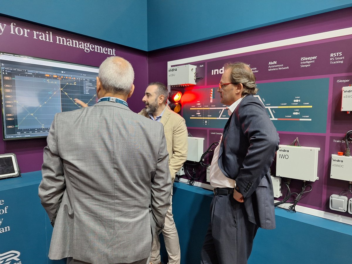 IndraCompany's tweet image. 🚆 We're excited to be at #InnoTrans!
We're showcasing our cutting-edge digital solutions to boost #rail safety and optimize traffic management, alongside smart ticketing systems and advanced ticket vending machines to enhance the passenger experience. #InnoTrans2024 #Railway