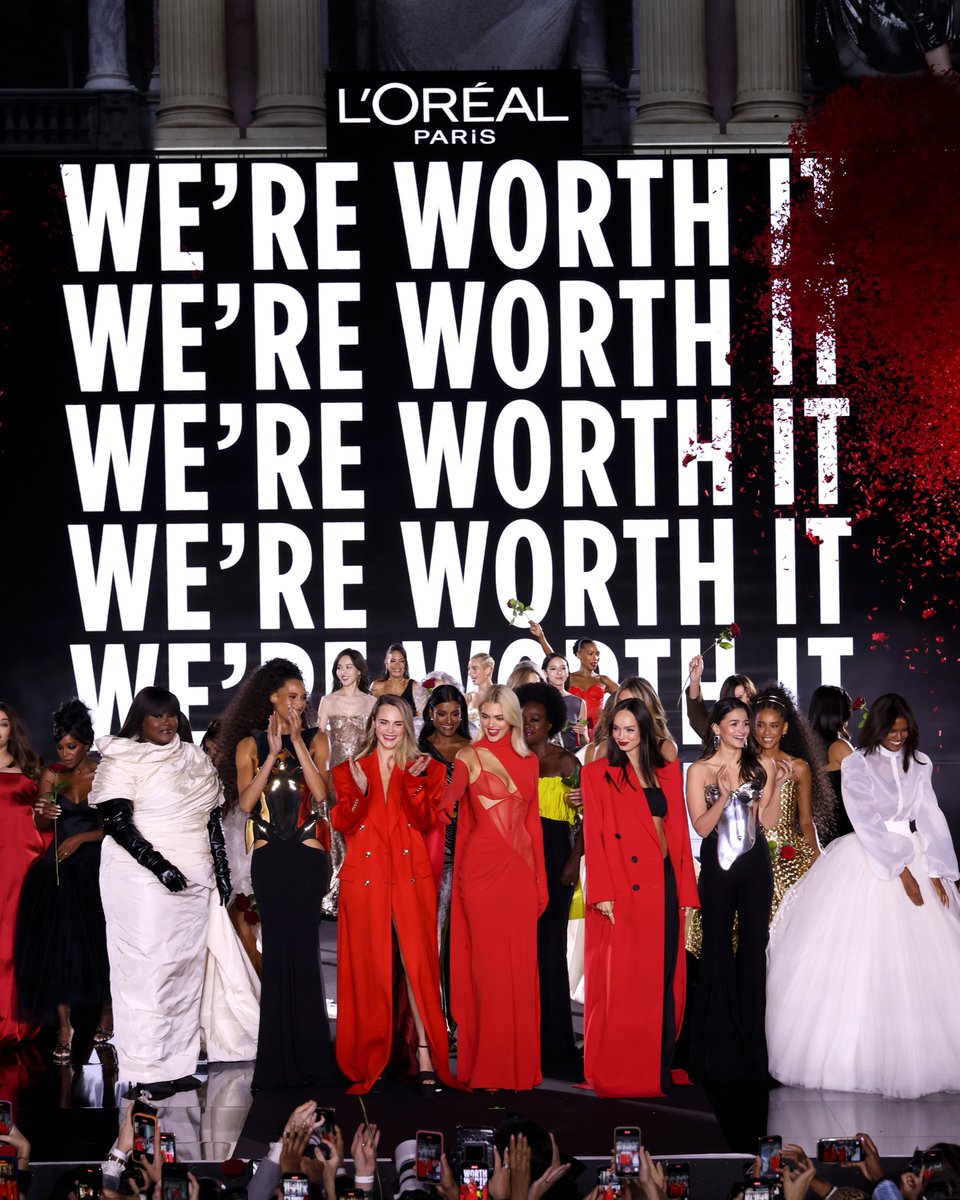 aliaa08's tweet image. a night to uplift, embrace & inspire; because we’re all #WorthIt 💫
#LeDefile2024 #LOrealParis #WalkYourWorth
#ParisFashionWeek2024