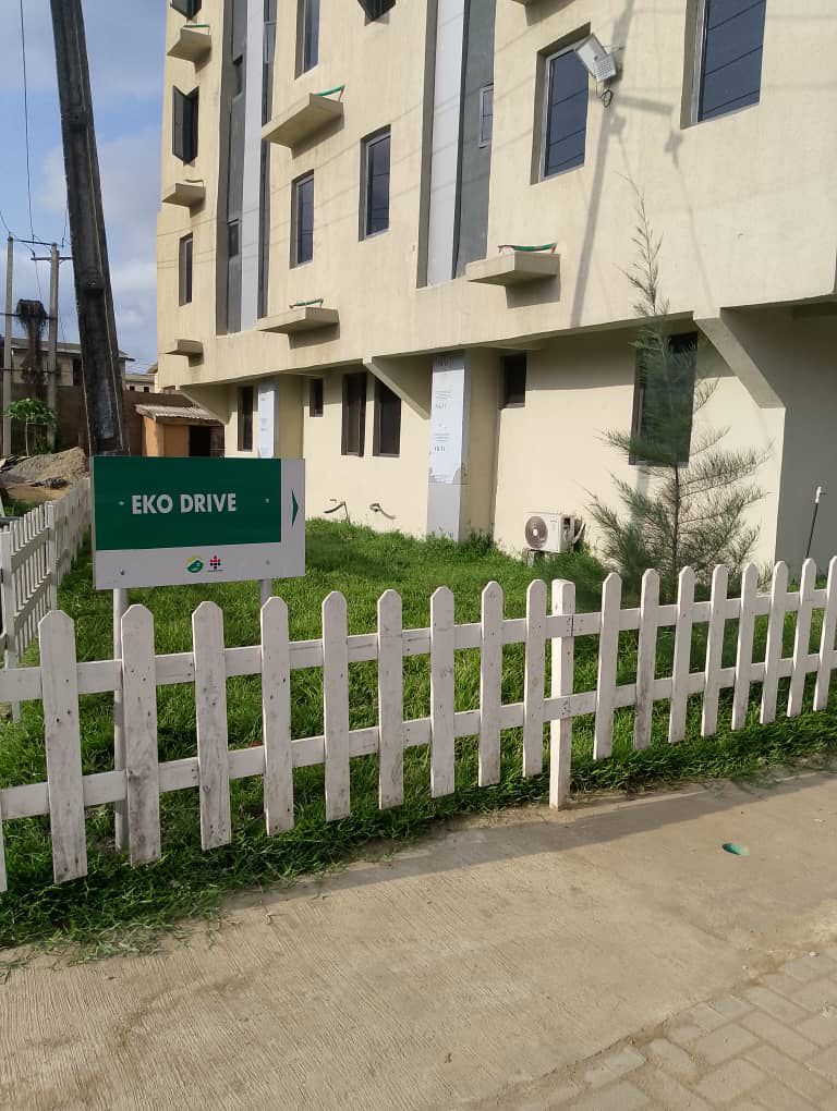 megamoundltd's tweet photo. Exciting Progress at Greater Lagos County Apartments, Surulere!

Check out the latest photos showcasing the remarkable transformation at Greater Lagos County Apartments in Surulere.

it's the beginning of a lifestyle upgrade you've been waiting for! https://t.co/PWnsXzb6U1
