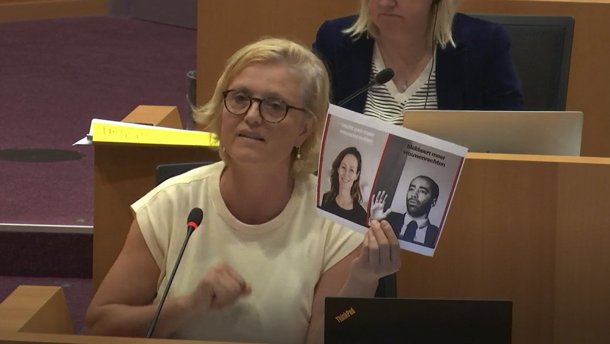 .<a href="/Sofie_Merckx/">Sofie Merckx</a>: Op een half uur tijd veegden de vijf mannen die onderhandelen voor een nieuwe regering vrouwenrechten van tafel. Zij beslisten dat er vandaag niet gestemd zou worden over de wetsvoorstellen #abortus.  <a href="/vooruit_nu/">Vooruit</a> is dit de vooruitgang? 
#mijnlichaammijnkeuze