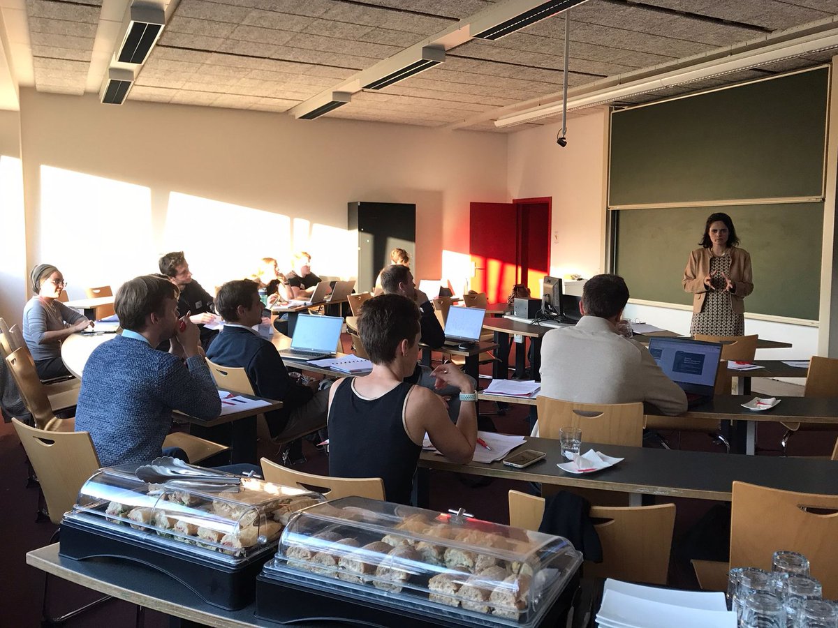 UHasselt_LLL's tweet image. Vorige week gingen de postgraduaten Bedrijfskunde en Relatie- en Communicatiewetenschappen van start. 🚀We zijn trots om de nieuwe lichting studenten te verwelkomen en we kijken ernaar uit om hen te zien groeien, succes! 🌱🎓
@BEW_UHasselt
#uhasselt #levenslangleren #postgraduaat