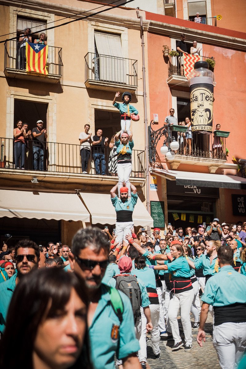 Segueix els pilars caminant de #SantaTecla2024 en directe a <a href="/tac12_tv/">TAC 12</a> i <a href="/tarragonaradio/">Tarragona Ràdio 🟣</a> ✨

Els pilars de les 4 colles de #Tarragona pugen els 20 esglaons de la Seu, baixen i enfilen el c. Major per intentar arribar fins a l’Ajuntament 📍

⏰ 14h aprox

ℹ️ tarragona.cat/cultura/festes…