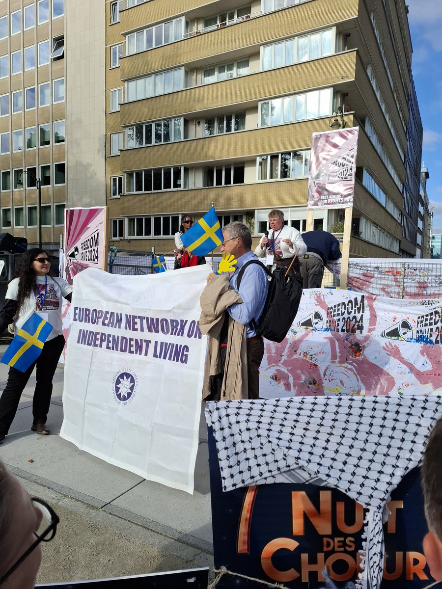 European action in Brussels for the right on independent living. Meeting very great peoples who need equal rights!! <a href="/ENIL_EU/">ENIL</a> <a href="/InclusionLondon/">Inclusion London</a>