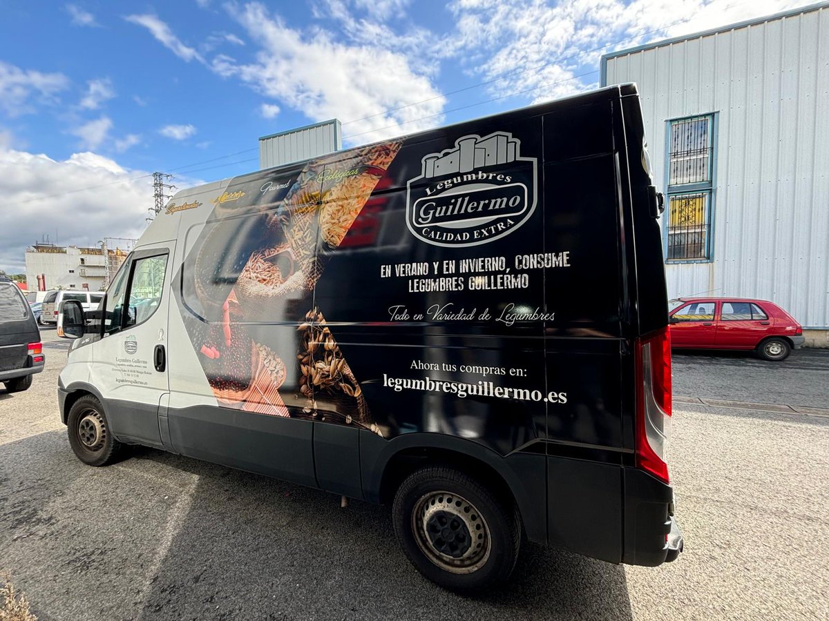 EKHISTUDIO's tweet photo. 🚐 ¿Sabes cómo se diseña una furgoneta integral para que tu marca tenga una visibilidad móvil impecable? 🚐
En EKHI STUDIO te mostramos el paso a paso de cómo llevamos la identidad visual de una marca a las calles. 
#DiseñoGráfico #RotulaciónDeVehículos #VisibilidadMóvil https://t.co/uiFZFktCIA
