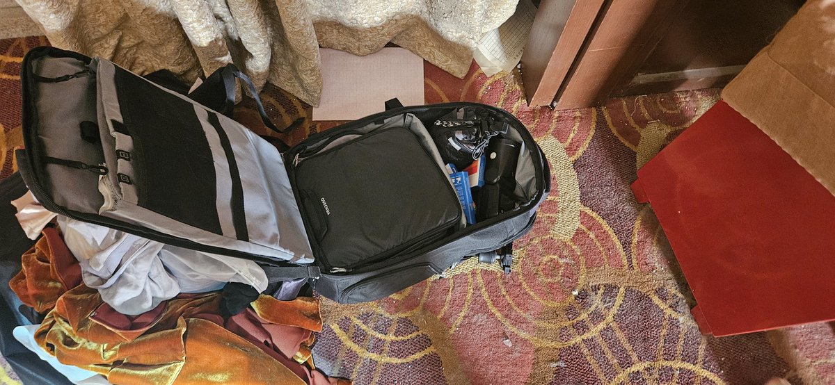 福利姬Greedcrows分享的黄推图片3 - 网红私拍内容