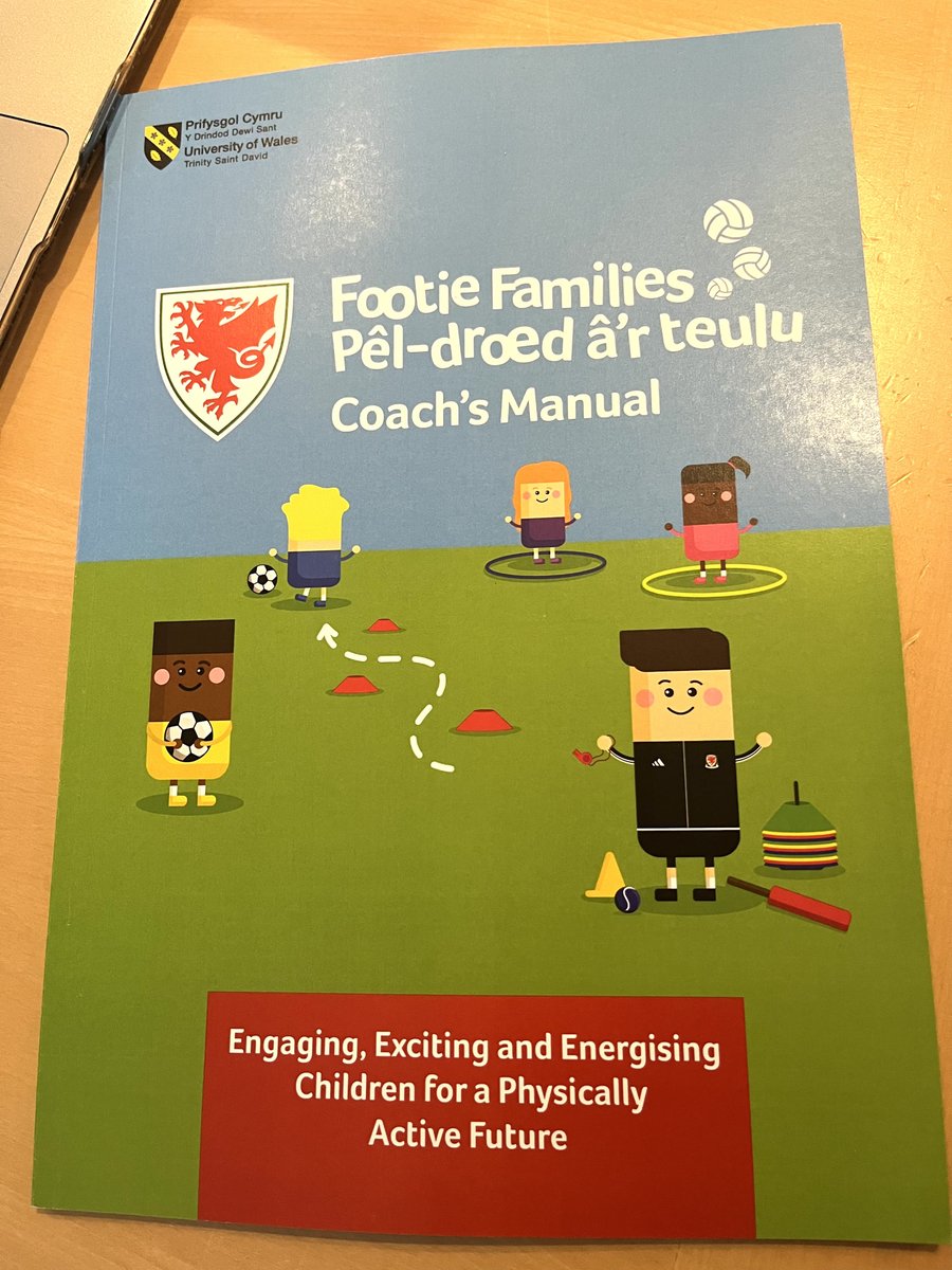⚽️Our <a href="/Phys_Lit_Wales/">Physical Literacy</a> team had a fantastic day delivering #FootieFamilies training for <a href="/FAWCoachEd/">⚽️ FAW Coaching</a> to a brilliant group of coaches from clubs across the region. 

Their passion was fantastic &amp; we’re excited to see them take this brilliant programme back to their communities. 👨‍👩‍👧‍👦