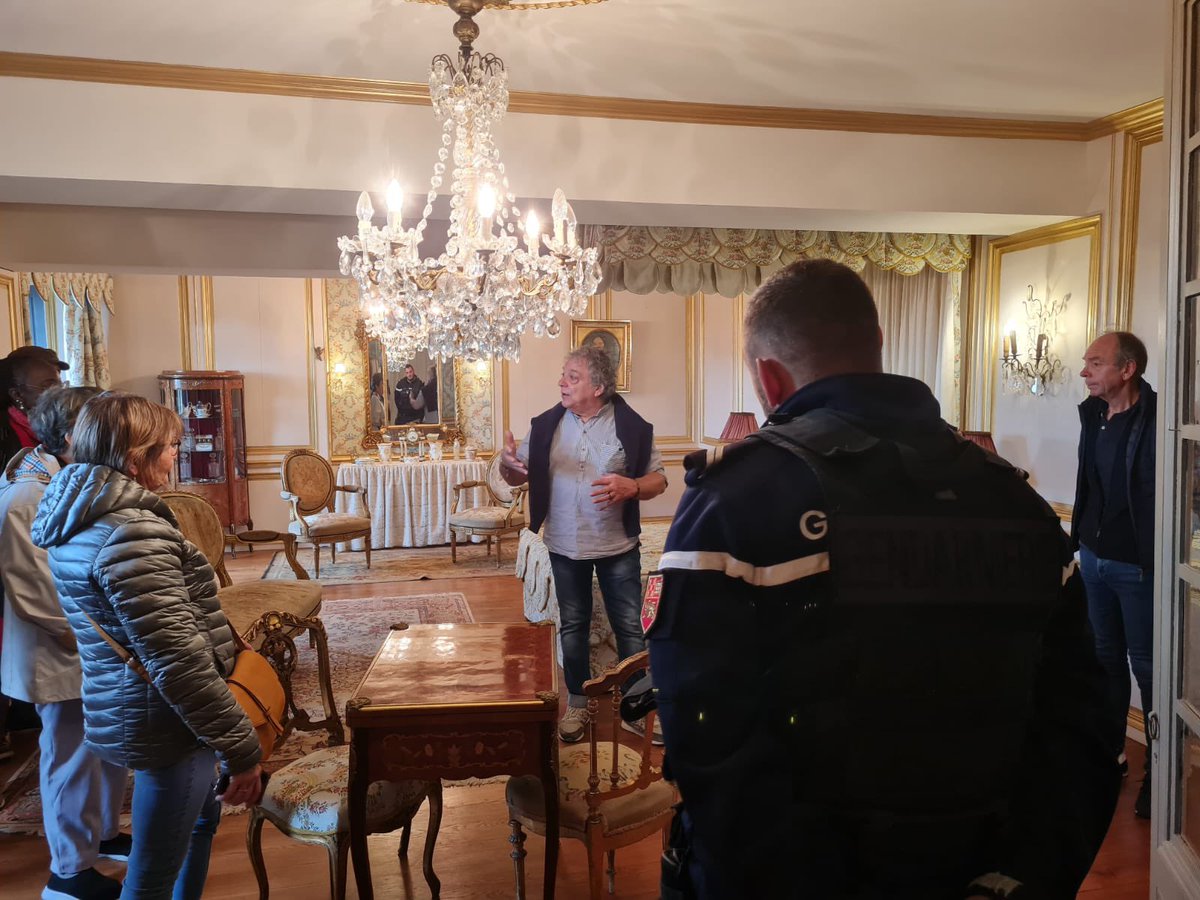 Les gendarmes étaient à vos côtés durant le week-end lors des journées du patrimoine. 

Leur mission principale était la sécurisation des visiteurs et des lieux d’accueil. Ce fut aussi l’occasion pour échanger avec visiteurs et acteurs de cet événement. 

#JournéesDuPatrimoine
