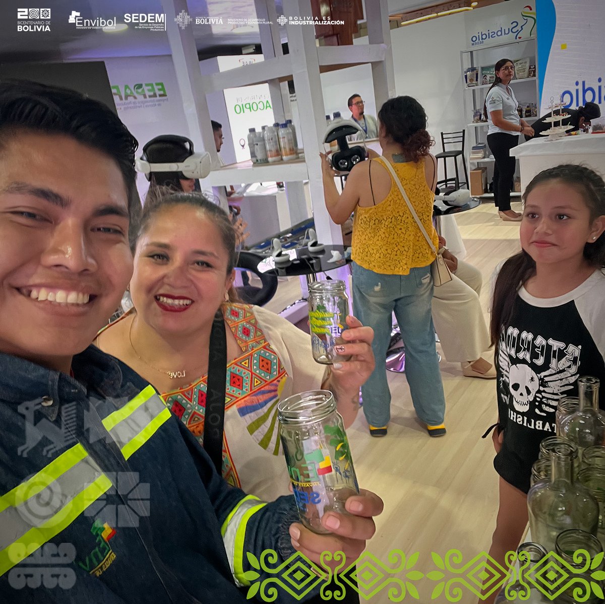 EnvasesB's tweet image. #Expocruz2024 | Ven y visita el stand de ENVIBOL junto a las empresas públicas pertenecientes al #SEDEM.
Te esperamos en el Salón Sioronó.
🟥#UnidosRumboAlBicentenario
🟨#HechoEnBolivia
🟩#SomosElGobiernodelaIndustrialización