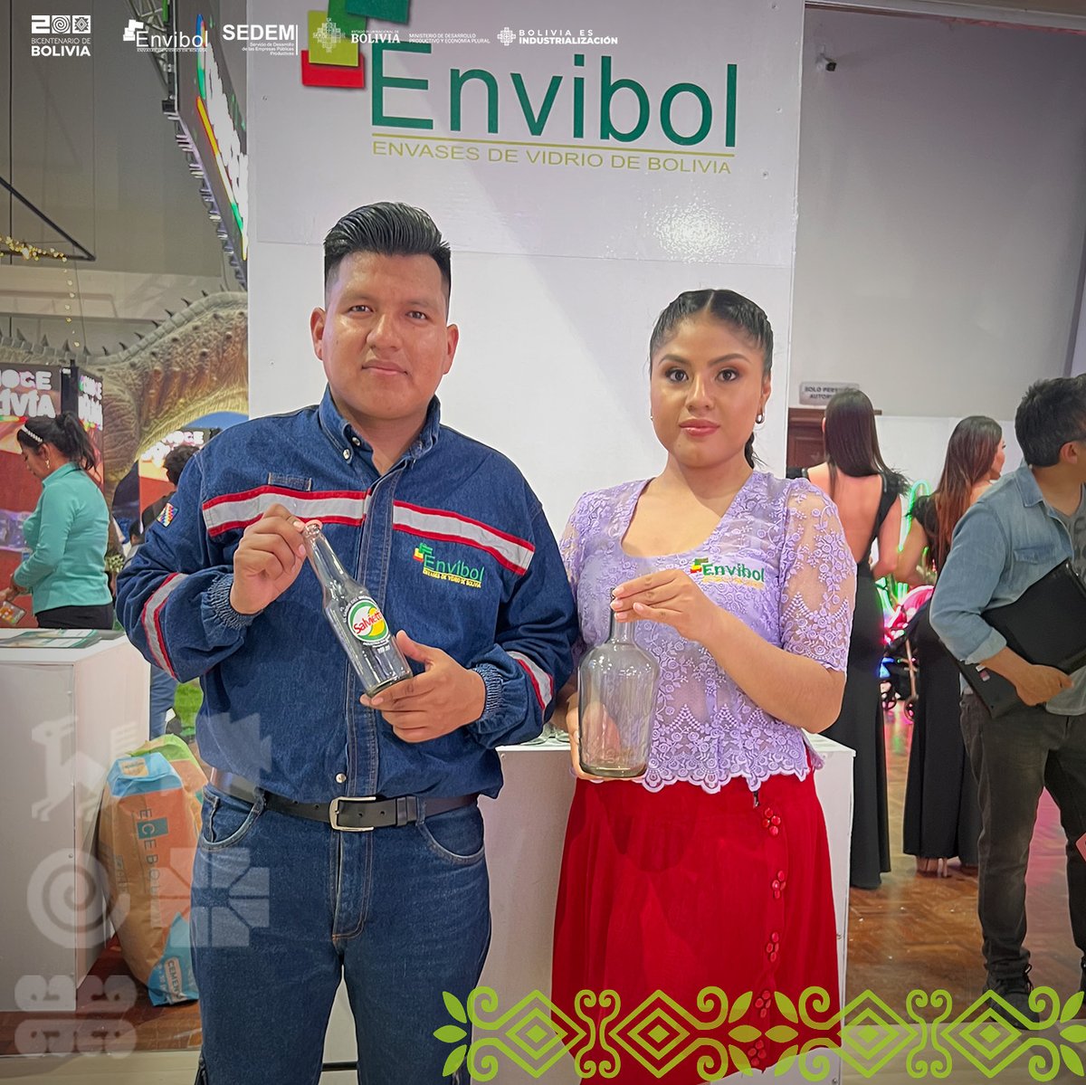 EnvasesB's tweet image. #Expocruz2024 | Ven y visita el stand de ENVIBOL junto a las empresas públicas pertenecientes al #SEDEM.
Te esperamos en el Salón Sioronó.
🟥#UnidosRumboAlBicentenario
🟨#HechoEnBolivia
🟩#SomosElGobiernodelaIndustrialización