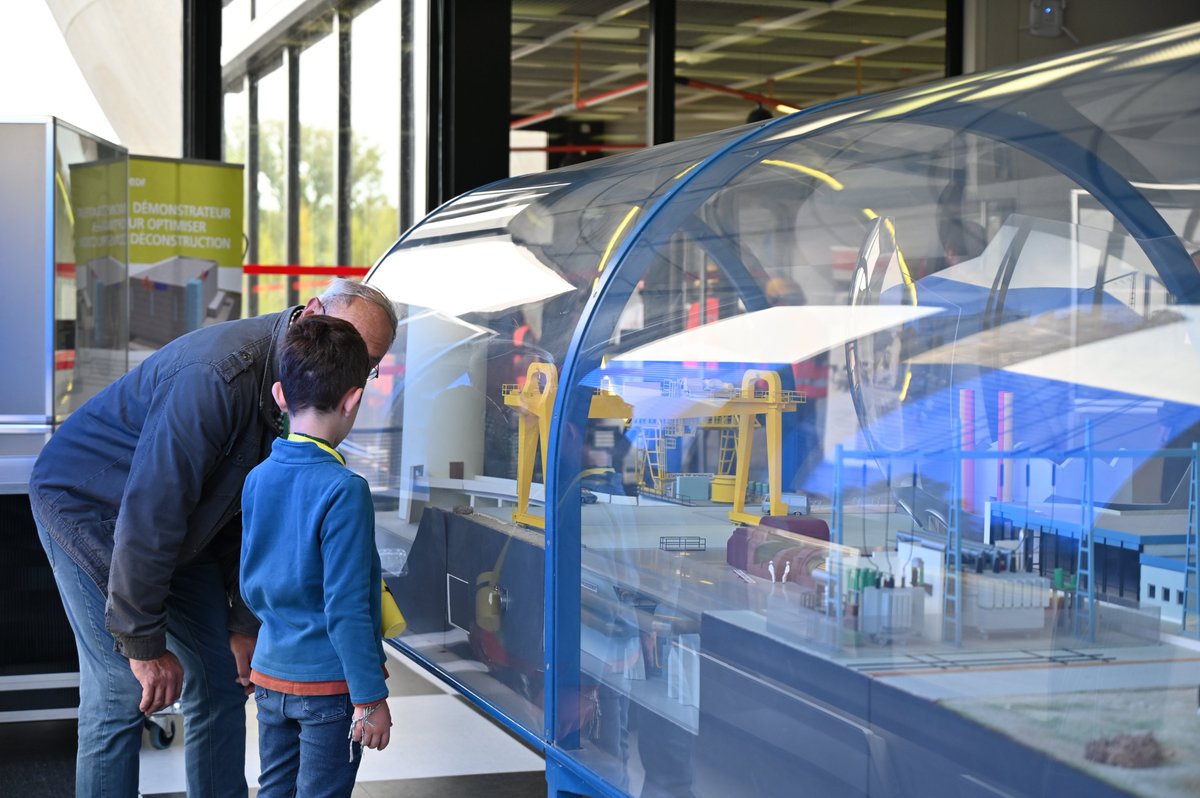 EDFCHINON's tweet photo. #journeeseuropeennesdupatrimoine   
7⃣5⃣0⃣c'est le nombre de visiteurs venus explorer les coulisses de notre industrie unique. ⚡️L'occasion pour les salariés de partager la fierté de leur travail avec leurs proches.👨‍👩‍👧‍👦 https://t.co/kArpNpfgo7