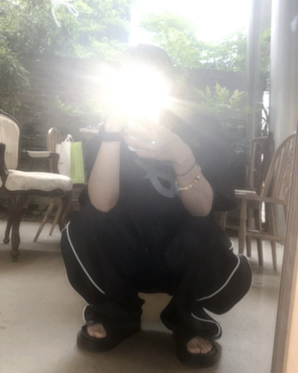 Suil_Fr's tweet photo. 💡TWITTER 💡 24:09:2024

《 Il fait beau. 》

#루미너스 #LUMINOUS #LMN
#수일 #SUIL 

🔸@LMN5_official https://t.co/ov0WCXjqOE
