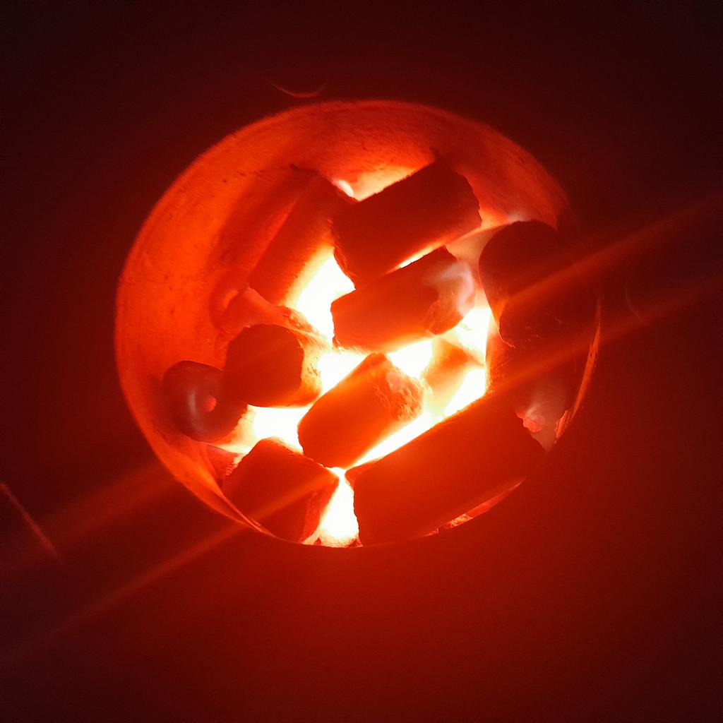 allen_namwase's tweet photo. Save the Environment by not cutting down trees for firewood.
Use briquettes over firewood
✅ Briquettes burns for 6 hours constantly. Hence #EnergySaving
✅ Briquettes produce less smoke. Hence #heathEnvironment and #CleanCooking
#Swedo
#Biofire https://t.co/CJxBhSaV28