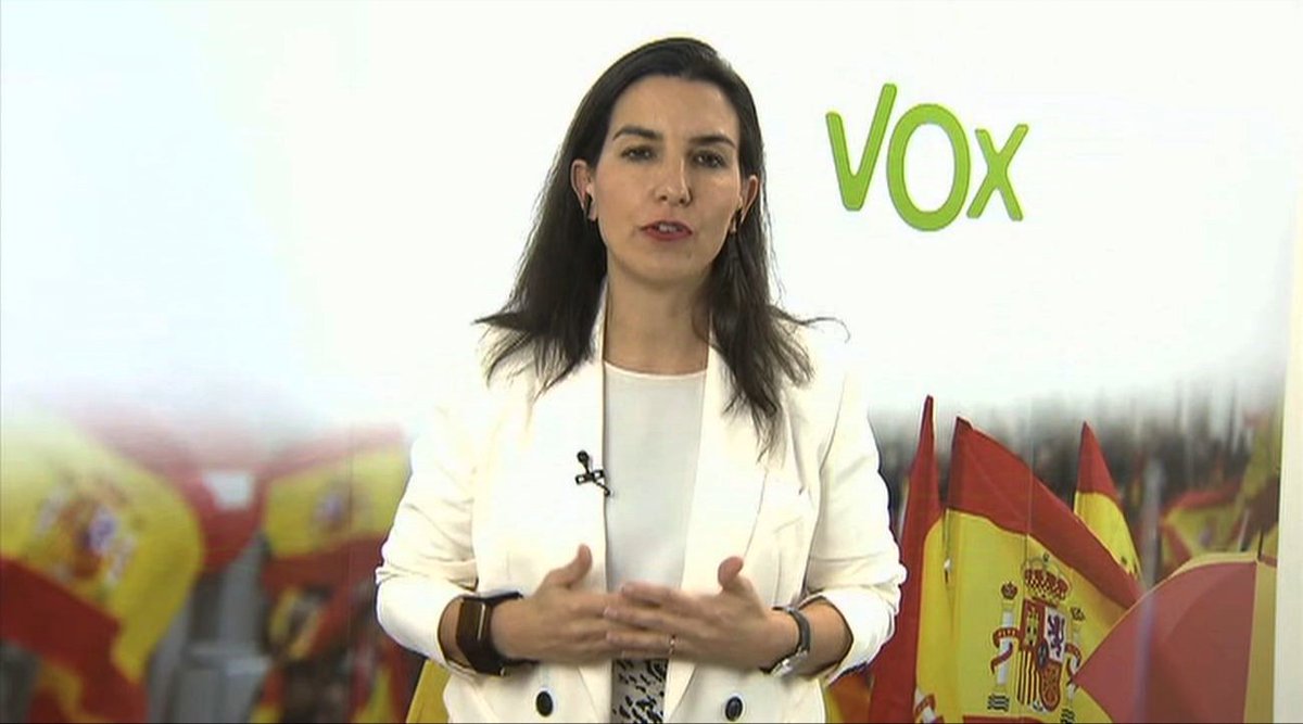 ElNecio_Cuba's tweet photo. En 🇪🇦 dice la señora @monasterioR que "ella es cubana y tuvo que huir del socialismo". Ella no tuvo que «huir» de nada porque nació en Madrid. Su padre era un latifundista de mierda que subyugaba a campesinos pobres. No «huyó». LO ECHAMOS. Y estamos muy orgullosos de eso 🇨🇺 https://t.co/j4PPbaWIAC