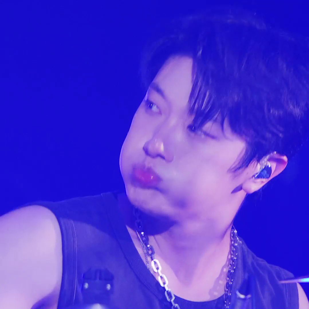 ____19san's tweet photo. POV: A fan choosing the best moments 
HEY DAY 2024 Series: Minhwan https://t.co/9tYfpcwoJM