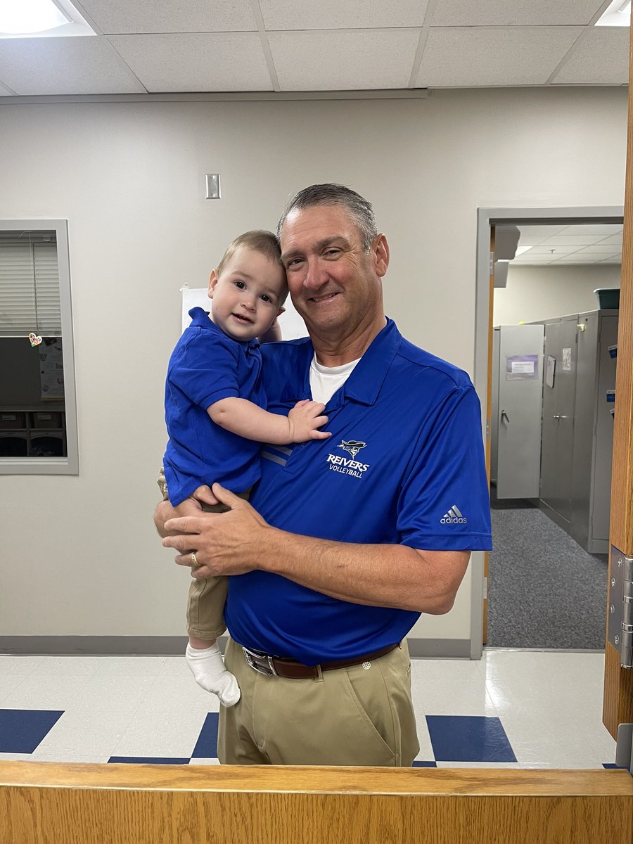 DanKinney10's tweet photo. Twin Day for @IowaWesternCC Homecoming Week! Tate decided he needed to twin with papa! Future College President! Love having him at the college daycare. #FutureReiver #SailsUP https://t.co/Ir6OYMQqm5