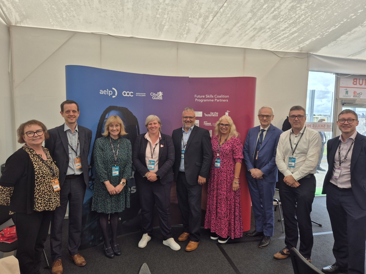 Great to have so many college leaders and representatives joining us at #LabourConference24 (these are just the ones I could wrangle for a photo post-leaders speech!) <a href="/AoC_info/">Association of Colleges (AoC)</a>