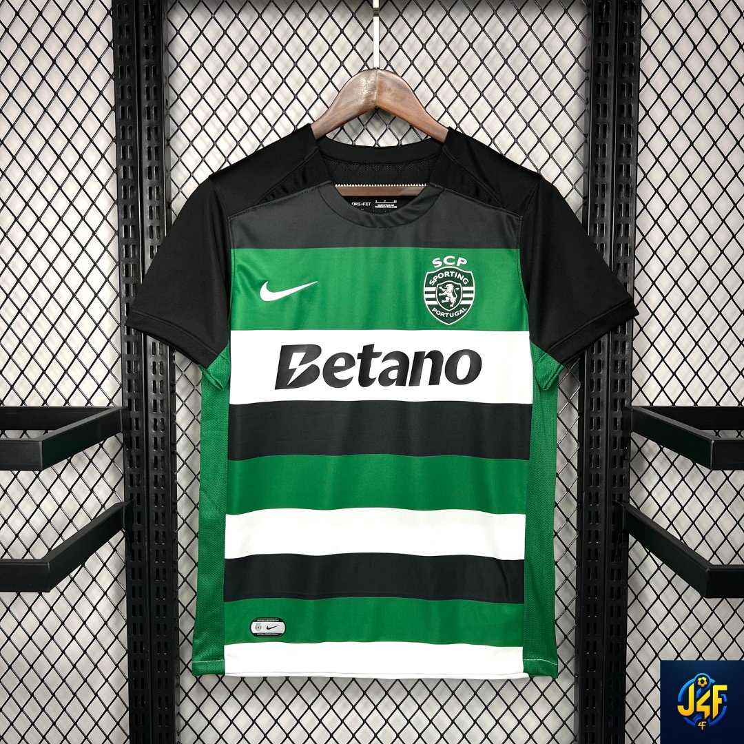_j4fans_'s tweet photo. 🏆🏆Gyökeres suma y sigue🏆🏆

Doblete del jugador sueco para contribuir en la victoria del Sporting ante AVS

🛒🛒Estas camisetas y más las puedes encontrar en nuestro catálogo🛒🛒 https://t.co/Q0q9U4vGun