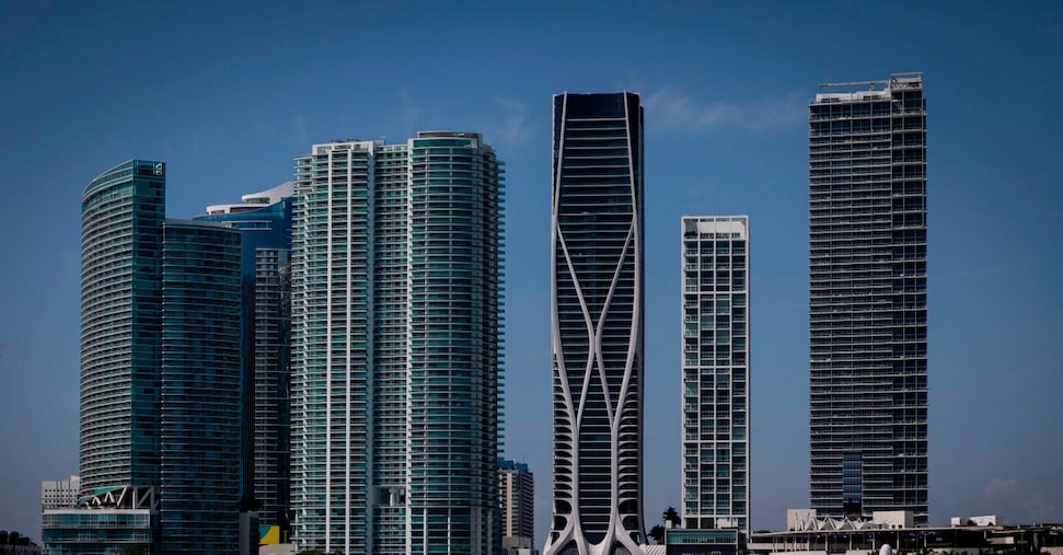 amcaserodano's tweet photo. Ubs, Miami in testa all’indice del rischio bolla immobiliare: A mostrare le correzioni di prezzo più marcate sono invece le città che negli anni precedenti erano più a rischio. In fondo alla classifica città come San Francisco,… https://t.co/e7XExlakog , casa, immobiliare milano https://t.co/QjzZCLUFKY