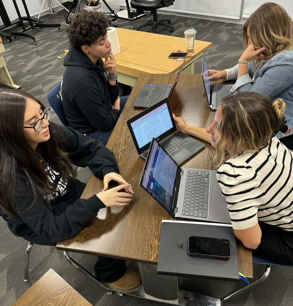 AllisonCunniff's tweet photo. On the second day of Senior Success Week, students participated in a College Essay Writing Workshop where they got to review their essay with an English teacher and school counselor. @SecaucusPSD @counselorwis18 https://t.co/DB0UxcSdpj