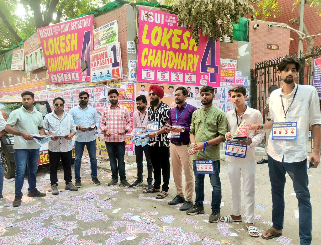 Ravi_NSUI_Mp's tweet photo. आज #PGDAV में @nsui के पक्ष में प्रचार प्रसार किया ।।

पाँच पाँच तीन चार , यही है नयी रफ़्तार 💫
5️⃣ Ronak Choudhary - President
5️⃣ Yash Nandal - Vice President
3️⃣ Namrata Jeph (Meena) - Secretary
4️⃣ Lokesh Choudhary - Joint Secretary

#NSUIForABetterDU #5534forABetterDU https://t.co/7UmrkYWE5t