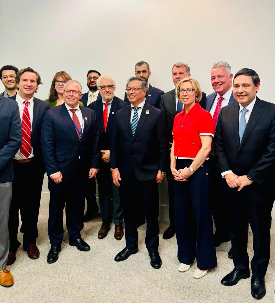 🇪🇺EU at UN-NY (@euatun) on Twitter photo “The EU-LAC Digital Alliance is striving to combine all the regulatory efforts on AI in the region to avoid duplications and enhance synergies.”
~<a href="/EU_Partnerships/">EU International Partnerships 🇪🇺</a> Dir. Luc Bagur at a high-level meeting on AI with 🇨🇴Pdt <a href="/petrogustavo/">Gustavo Petro</a> & distinguished panelists #EUatUNGA “The EU-LAC Digital Alliance is striving to combine all the regulatory efforts on AI in the region to avoid duplications and enhance synergies.”
~<a href="/EU_Partnerships/">EU International Partnerships 🇪🇺</a> Dir. Luc Bagur at a high-level meeting on AI with 🇨🇴Pdt <a href="/petrogustavo/">Gustavo Petro</a> & distinguished panelists #EUatUNGA