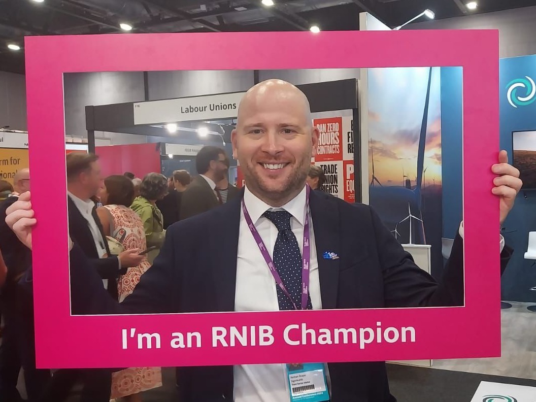 SignHealth's tweet image. Good to see our friends at @RNIB at #LabourConference2024
There is a lot of crossover in our political campaigning. We both want change!
#AccessToHealth #AccessibleInformationStandard