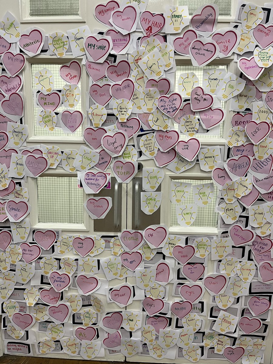 NikkiGiant's tweet image. We’re having a fantastic day at @CFGSchool with @PlanUK @FirstSentierUK running #TheBoost smashing gender stereotypes with girls! 🙌