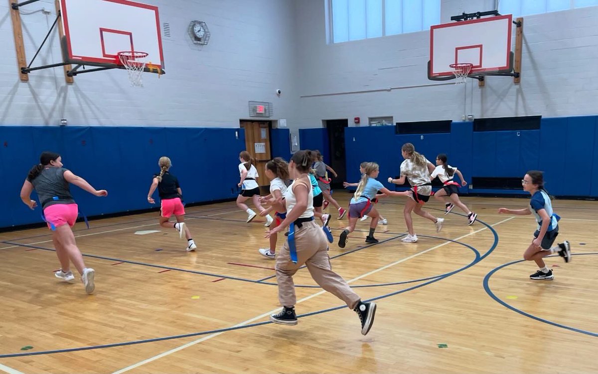 TheChampProject's tweet image. TCP Plays is back at Pinehurst Elementary with intramural flag football and soccer! Thank you Coach Lester for making the mornings that much more fun! @UWBEC @ProjectPlayWNY @FrontiercsdPE