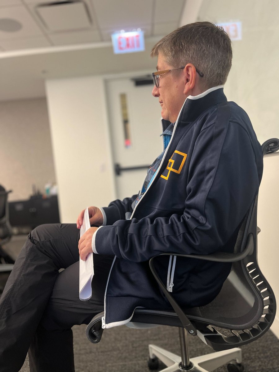 RelativityFest's tweet photo. Relativity’s executive chairman, Andrew Sieja, shares his founder’s story with our #RelativityFest Academic Scholars. https://t.co/38uCodeoFc
