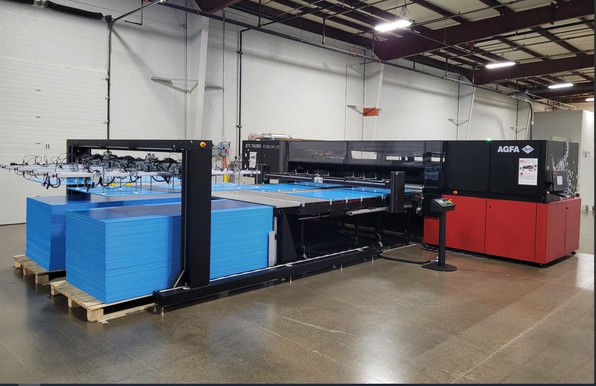 🎉 We are happy to celebrate 2 recent installations:
- The 1st Agfa Jeti Bronco is a significant step forward for the industry! 🇬🇧
linkedin.com/posts/paul-fit…

- And our Jeti Tauro H3300 UHS has made its mark in Detroit, USA! 🇺🇸 linkedin.com/posts/kevin-la…