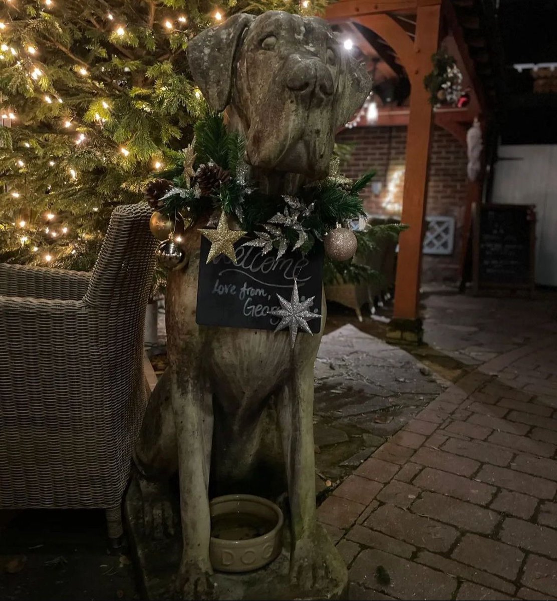 George is here to let you know it’s less than 100 days until Christmas. Looking for your perfect Christmas celebration? Leave it to us. 

#youngsmas #youngspubs <a href="/YoungsPubs/">Young's Pubs</a>