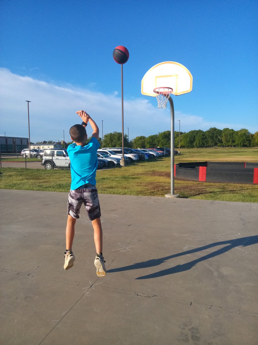 sgstapel's tweet photo. Our Grudge Ball test review was a slam dunk this morning! 🏀 #HMEproud #melissaschools @melissaisd https://t.co/lUDhln3aPS