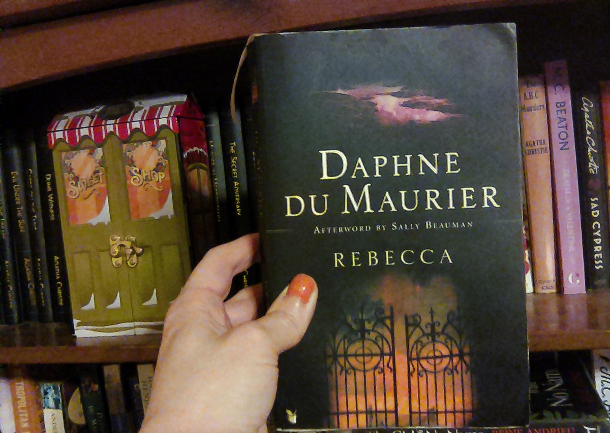 Tea And Books (Kelly P) 📚☕ tweet media