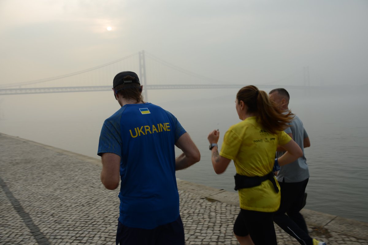 UKRinPRT's tweet photo. Em Lisboa 🇵🇹, por iniciativa da Lisbon UA Running Initiative, realizou-se a "Corrida por Dois" da @NP_official_ua . O evento apoiou a reabilitação de militares ucranianos que lutaram pela nossa liberdade. Agradecemos a todos os que participaram! 💙💛
#забігзадвох #racefortwo https://t.co/WJNqJBoLm8
